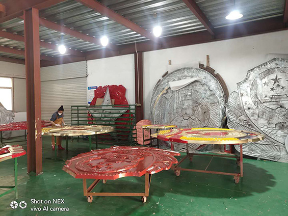 警徽定制現(xiàn)場(chǎng)