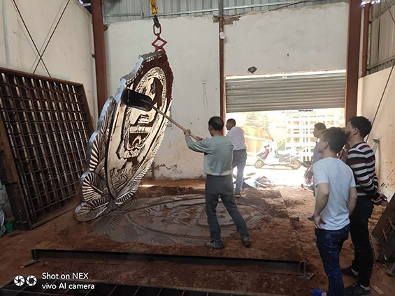 警徽安裝現(xiàn)場(chǎng)